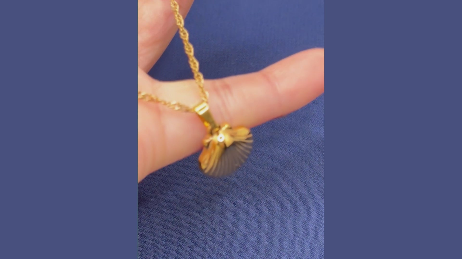 Sinaya Jewels Elegant Seashell Necklace